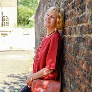 Carole Bromley profile image